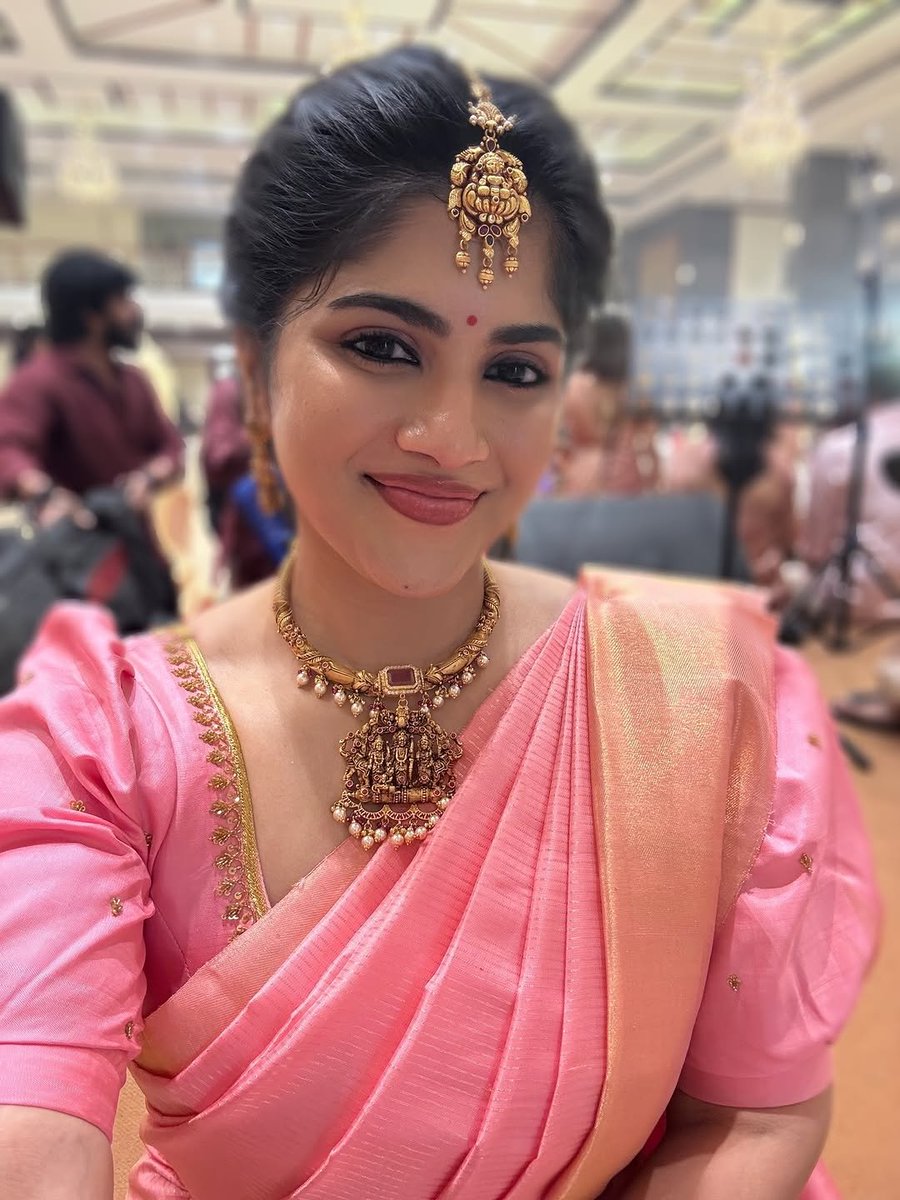 gill_to_kill's tweet image. #MeghaAkash in #saree 😍