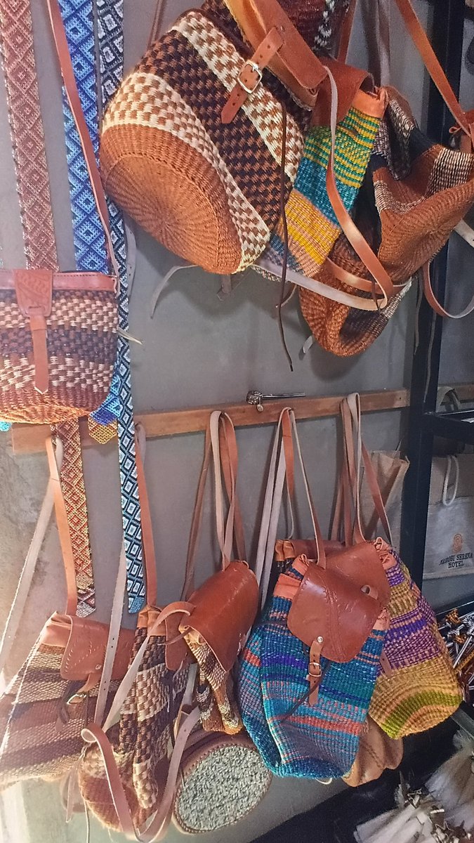 BagalaCrafts's tweet photo. Find these beautiful art pieces at our shop at affordable prices both at retail and Whole sale 

☎️+256 780 247449 https://t.co/5qyj3o1Has