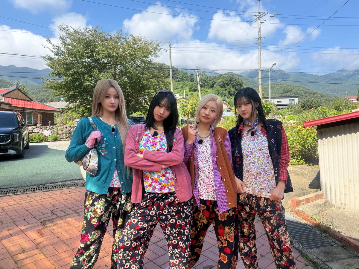 KISSOFLIFE_S2's tweet photo. [K-LIP] 공주였던 내가 이번 생엔 할머니?👵

#KISSOFLIFE #키스오브라이프 #KIOF 
#KIOFriday https://t.co/SvMFNvfkMj