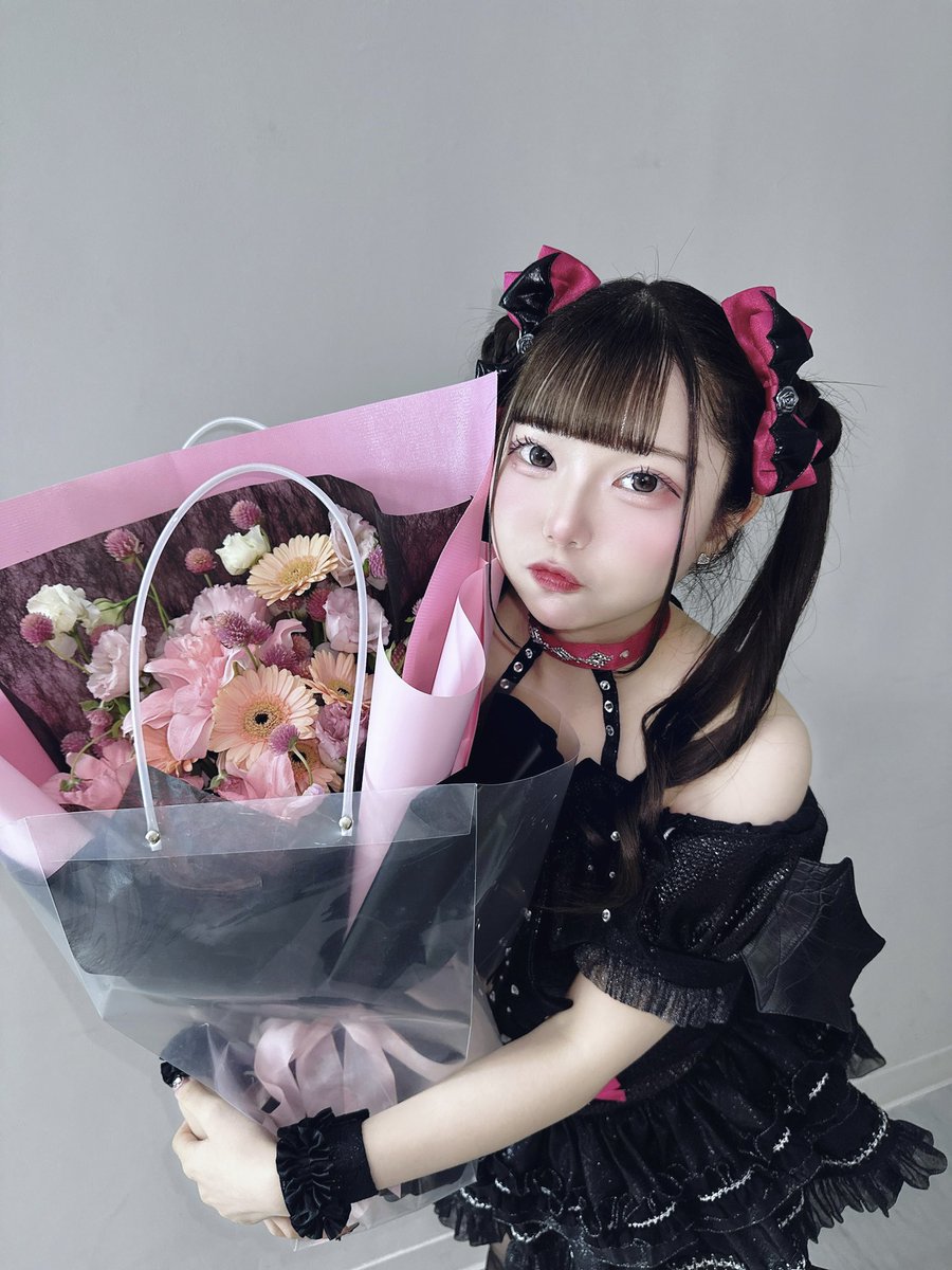 amaimai_eclipse's tweet image. お花ありがとう💐🩷

六年目もよろしくお願いしますね🫶🏻
ずっとみんなと一緒にいたいよ…🥺