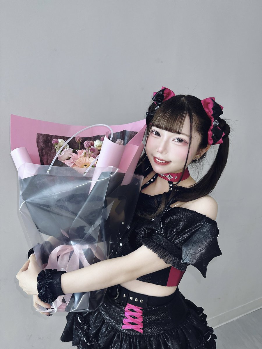 amaimai_eclipse's tweet image. お花ありがとう💐🩷

六年目もよろしくお願いしますね🫶🏻
ずっとみんなと一緒にいたいよ…🥺