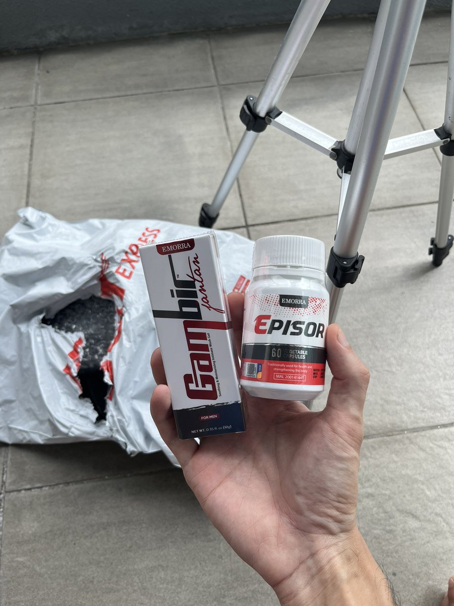 naterhasan's tweet photo. Badan nak pakai lama, kena pandai jaga. 

✅ Bersenam
✅ Berjemur matahari pagi
✅ Jaga pemakanan
✅ Amalkan supplement kesihatan Episor V2.0 

Kenapa perlu ambil supplement? sebab apa yang kita makan tu belum tentu diserap oleh badan sepenuhnya. 

Senang kan? https://t.co/eYA1tWzFZH