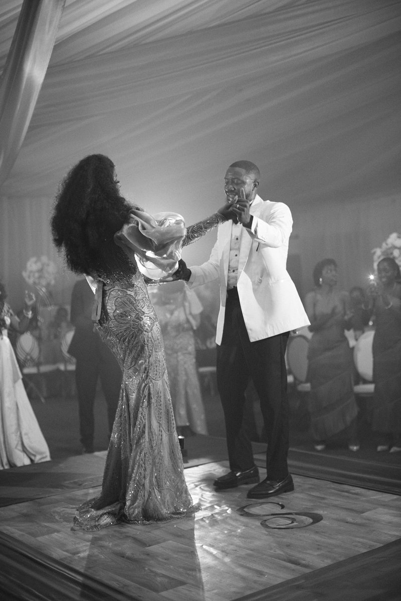 FrancescoTextil's tweet image. Dans ce projet, pour la tenue de soirée de M. @DeAlbertoWay, nous lui avions confectionné une Grande Mesure fait à base de matières naturelles soigneusement choisies dans nos Ateliers.

Nous lui sommes reconnaissants pour la confiance.

Mariez-vous et faites nous confiance. ☺️