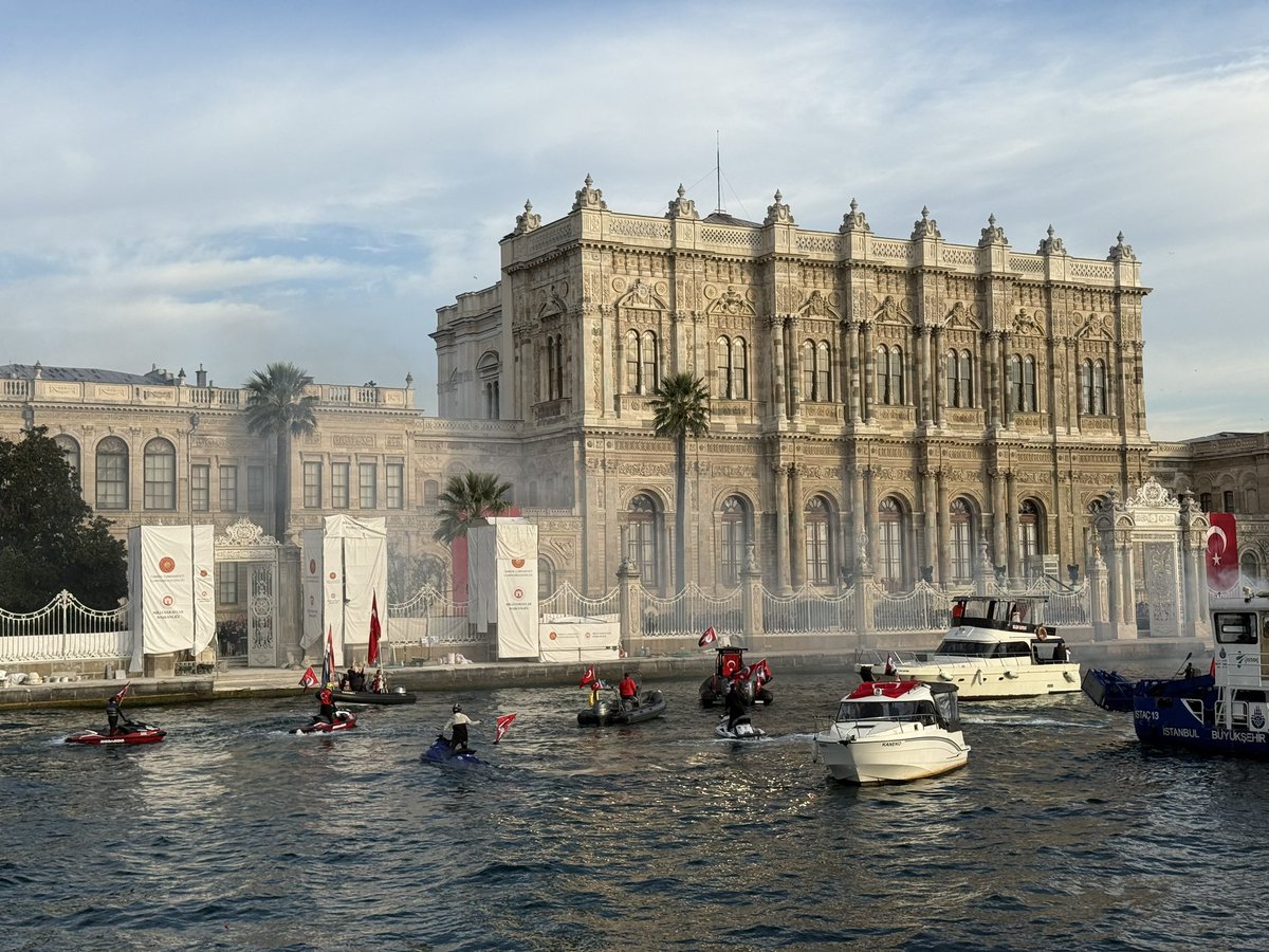 Ulu Önderimizi saygı ve özlemle andık;
Minnetimiz ve bağlılığımız sonsuza dek sürecek.