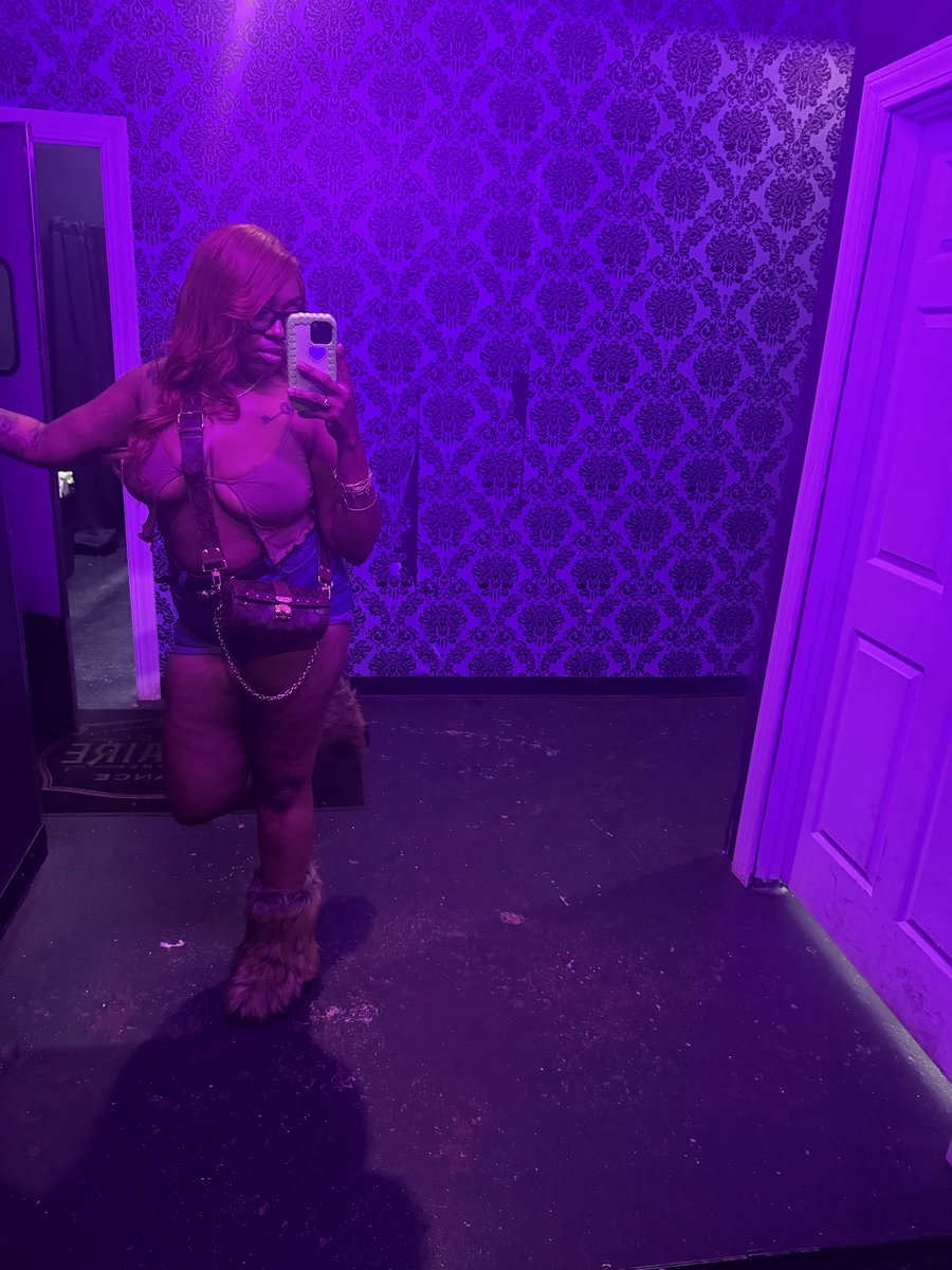 JordanZhanee's tweet photo. Life lit, niggas sick….. that’s it THE END 😘💋 https://t.co/t28DtEqyye