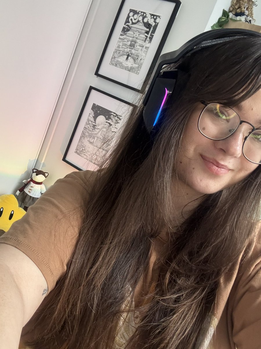 Live now with more SilkSong! 
twitch.tv/renaissance101