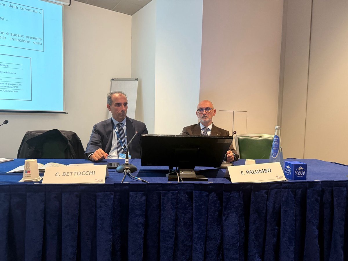 Sorrento. Aula gremita e relatori di alto livello al Congresso SIU durante il simposio sulla Malattia di La Peyronie, che ho avuto il piacere di moderare.

#SIU2025 #MalattiaDiLaPeyronie #SaluteMaschile