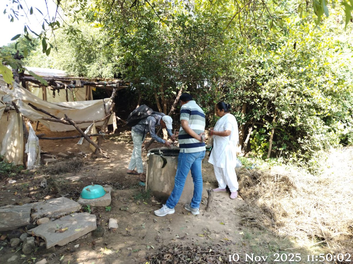 Thovadnagarmeh's tweet image. આજરોજ ખતોડા ગામમાં NVBDCP H to H રાઉન્ડ અંતર્ગત તાલુકા હેલ્થ ઓફિસર સાહેબ સાહેબ દ્વારા હાઉસ ટુ હાઉસ કામગીરીનું સુપરવિઝન અને માર્ગદર્શન આપેલ તથા જોખમી એએનસી ની મુલાકાત કરેલ 
At Khatoda AAM Khatoda phc Karbatiya ta vadnagar
@CDHOMeh @prafulpbjp