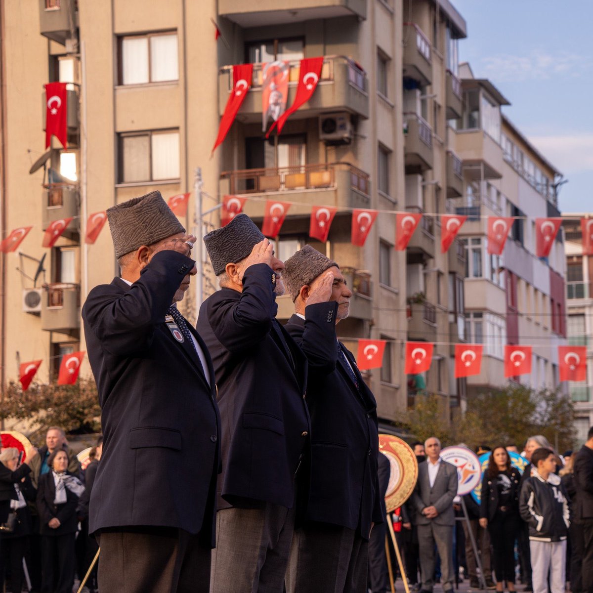 TTAgrup's tweet photo. Gaziler yaşayan anıtlardır! https://t.co/BATX2ZOYLi