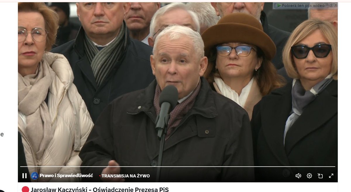 ten **** powiedział właśnie że jestem bezwarościowy... spieprzaj dziadu