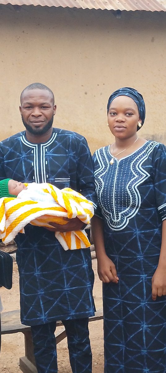 DOgbanwo's tweet photo. Daddy and Mummy Laughter Oshukowuso Francis Ogbanwo. https://t.co/LLnvB2cBfl