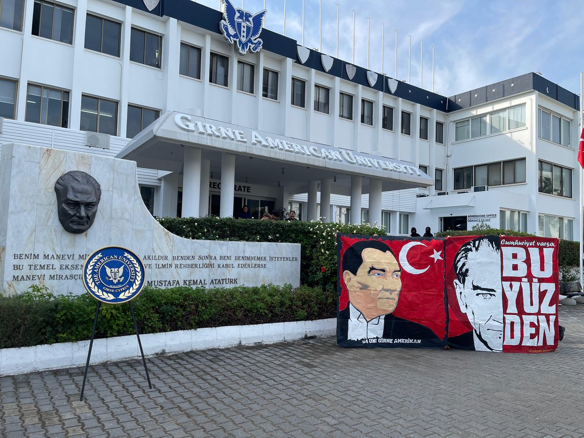 Cumhuriyet varsa, BU YÜZDEN! #10Kasım 

Türkiye Cumhuriyeti’nin kurucusu, büyük komutan ve devlet adamı Ulu Önder Mustafa Kemal Atatürk’ü ebediyete intikalinin 87. yıl dönümünde saygı, sevgi, minnet ve rahmetle anıyoruz. 

#ultrAslanUNI #KıbrısBölge