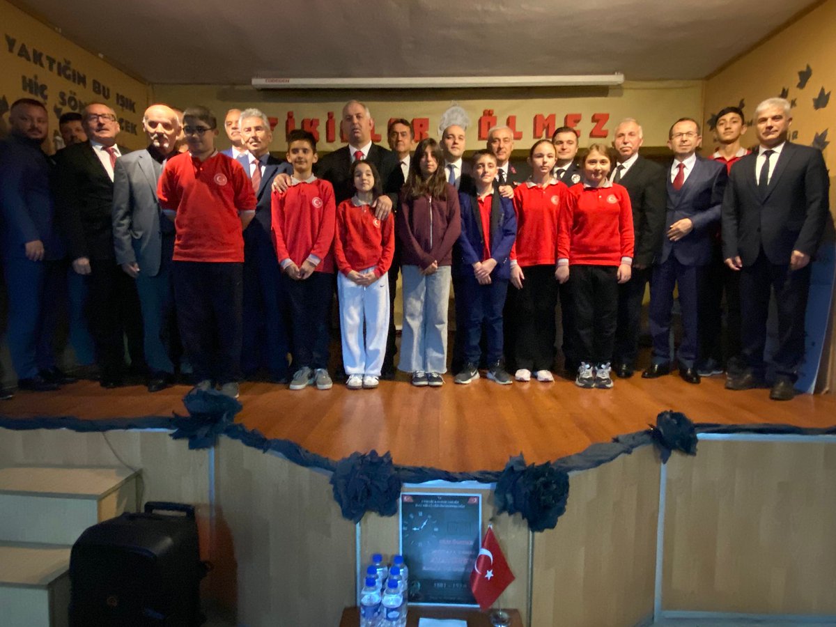 İlçemiz Ören Beldesi, Ören İlk/Ortaokulunda gerçekleştirilen, Cumhuriyetimizin Kurucusu Gazi Mustafa Kemal ATATÜRK'ü anma programına, Kaymakamımız Sn. Erkut PAMUK katılım sağladı.