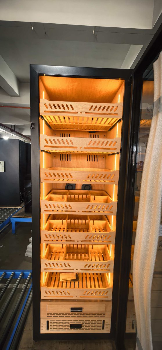 Yohtron's tweet image. Yohtron Cigar Humidor, YC-448 Premium Black Model.

#yohtron #humidor #yohtronhumdior #cigarhumidor #cigarcabinet #electrichumidor #electriccigarhumidor #compressorcigarhumidor #luxuryhumidor #cigarlifestyle