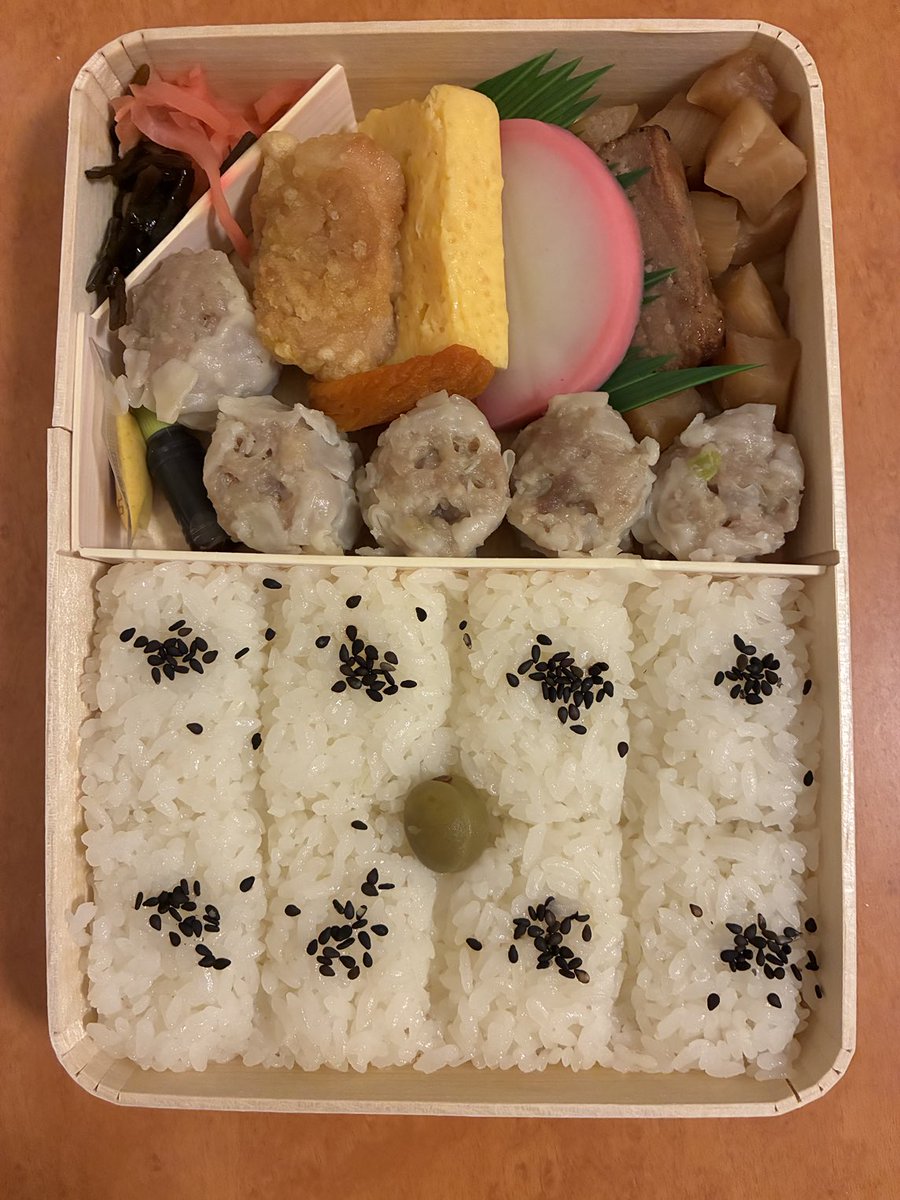 p9rAepogfZ6BiEb's tweet photo. 崎陽軒
シウマイ弁当 https://t.co/Q9rw8gA6H0