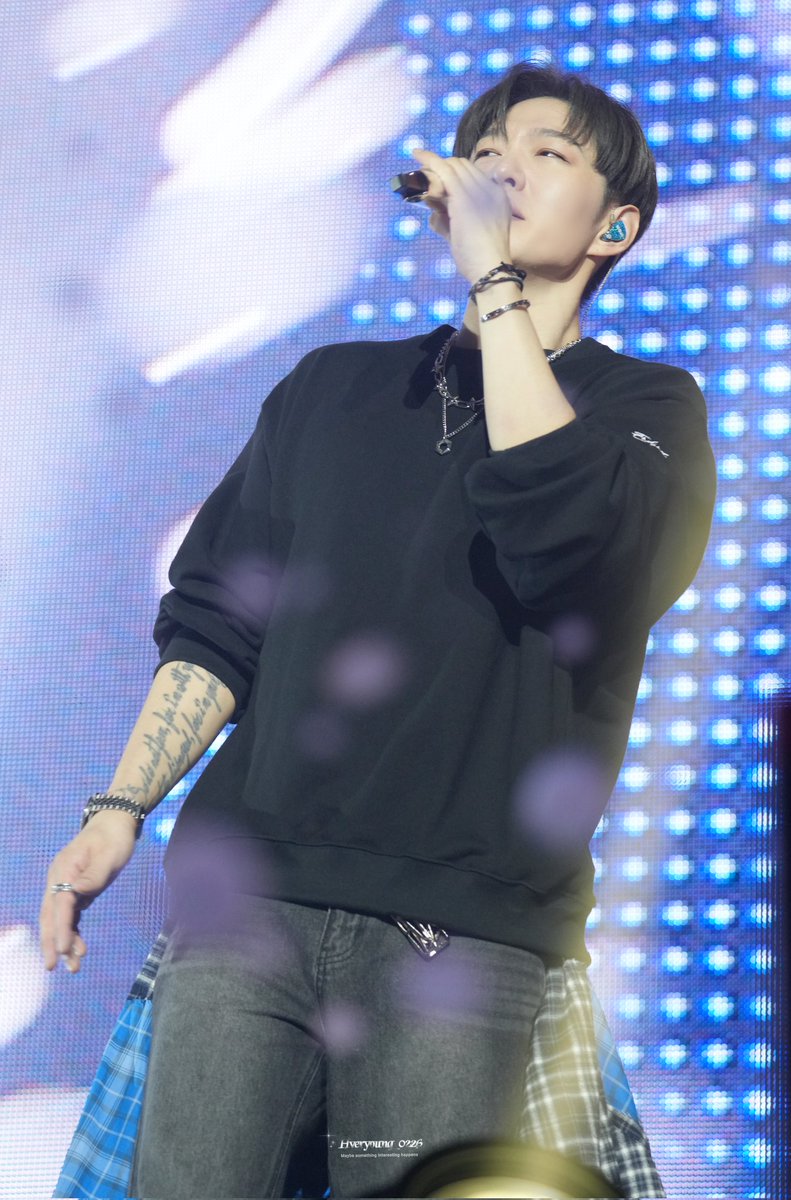 0321_zz6lcs's tweet photo. 251108 ENDAND 서울 콘서트 

 #이창섭 #LEECHANGSUB 
#비투비 #BTOB 
@LeeCS_BTOB https://t.co/DBoVoqG8oT