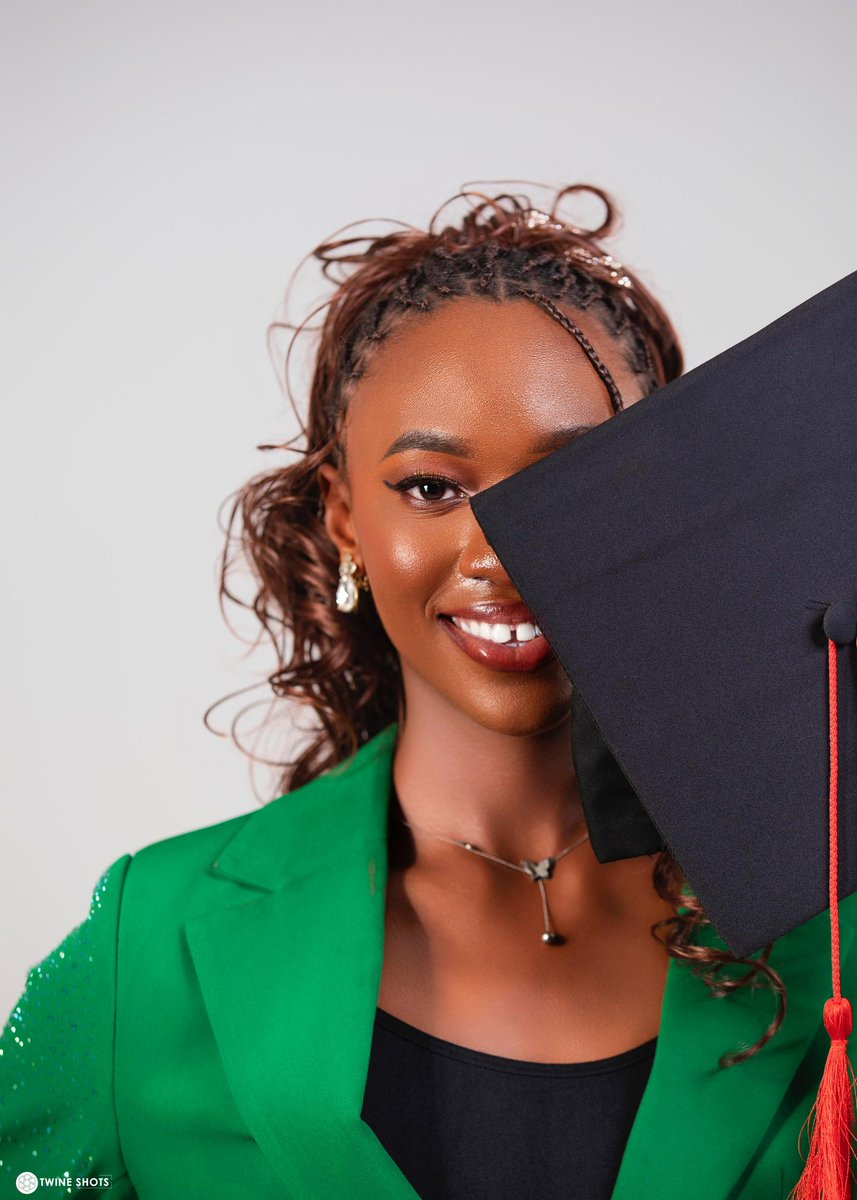 Twineshots tweet media