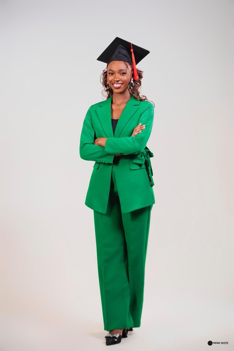 Twineshots tweet media