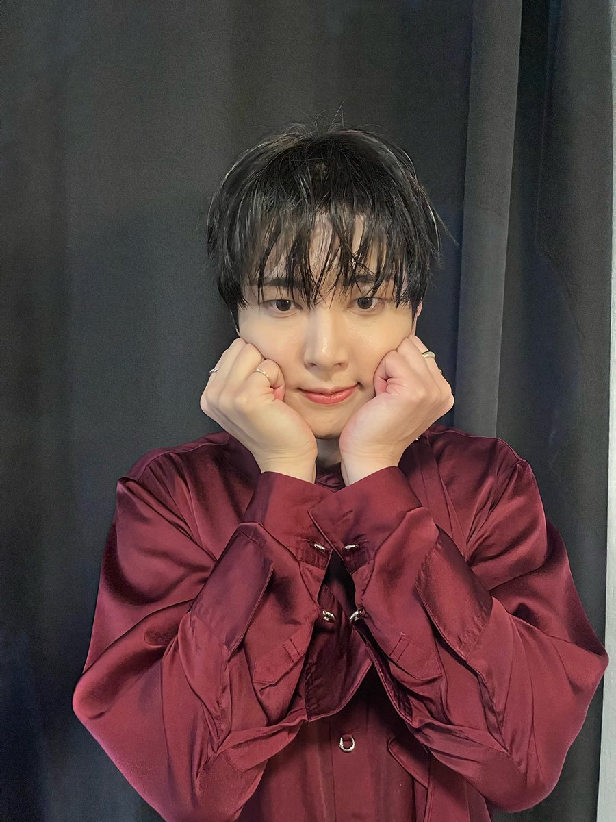 shinaeuoon's tweet photo. 재윤씨 가만히 잇어보세요
지금 귀여워요 잘나와요 

╭ ⌒ ⌒ ⌒ ╮ 
(        넹       )
╰ ‿ ‿ ‿ ‿ ╯
                 O
                    o https://t.co/Jd70yPoKHR