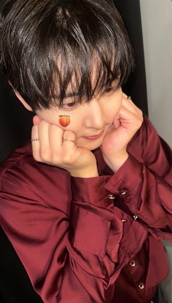 shinaeuoon's tweet photo. 재윤씨 가만히 잇어보세요
지금 귀여워요 잘나와요 

╭ ⌒ ⌒ ⌒ ╮ 
(        넹       )
╰ ‿ ‿ ‿ ‿ ╯
                 O
                    o https://t.co/Jd70yPoKHR