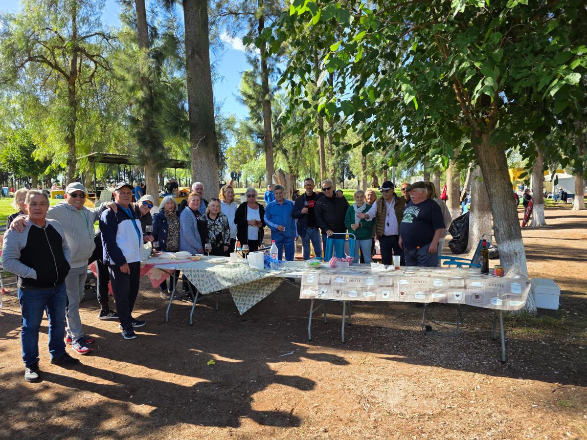 El Encuentro de Peñas celebrado el pasado sábado en el Parque Santillán de Mollina fue una magnifica jornada de hermandad y convivencia entre las entidades que conforman la Federacion Malagueña de Peñas.