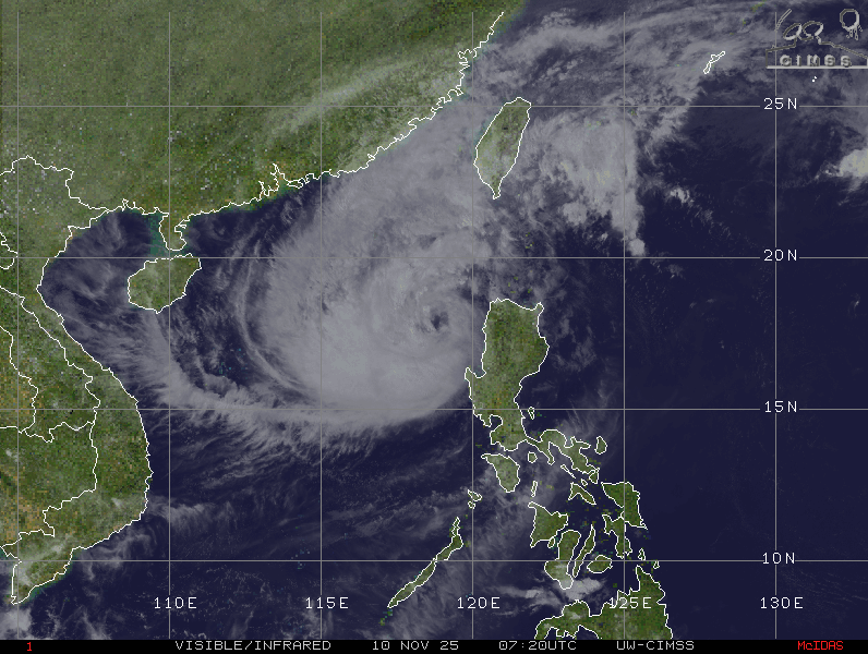 jnmet's tweet image. #Fung-wong/#Uwan is now a severe tropical storm after crossing #Luzon. A turn to the north then northeast over the next day or two with another landfall in #Taiwan Sunday night.