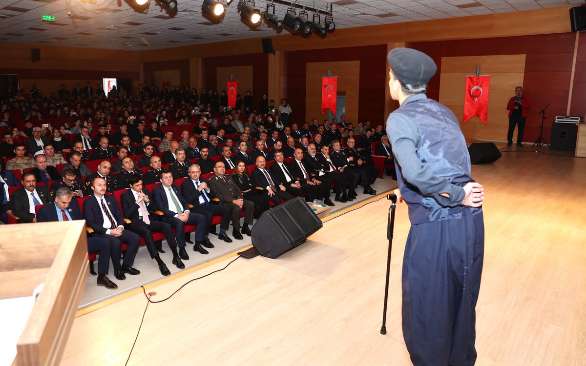 📍 Adıyaman Valiliği

Valimiz Sayın <a href="/DrOsmanVarol/">Dr Osman Varol</a>, eşi Funda Varol Hanımefendi ile Cumhuriyetimizin kurucusu, bağımsızlığımızın ve istiklal mücadelemizin büyük önderi Gazi Mustafa Kemal Atatürk’ün ebediyete irtihalinin 87’nci yıl dönümü dolayısıyla Valiliğimiz Konferans