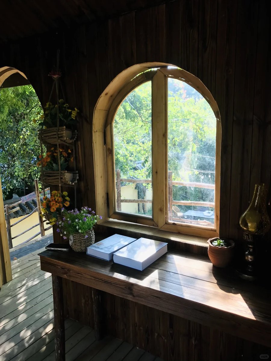 visit_wuhan's tweet image. Step into East Lake’s fairy-tale wonderland! Encounter cozy cottages, sweet market aromas, family fun, and healing moments. Wander, breathe fresh air, snap photos—soak up childlike joy!
#EastLakeWuhan #FairyTaleVibes #WuhanTravel #FamilyFun #HealingMoments