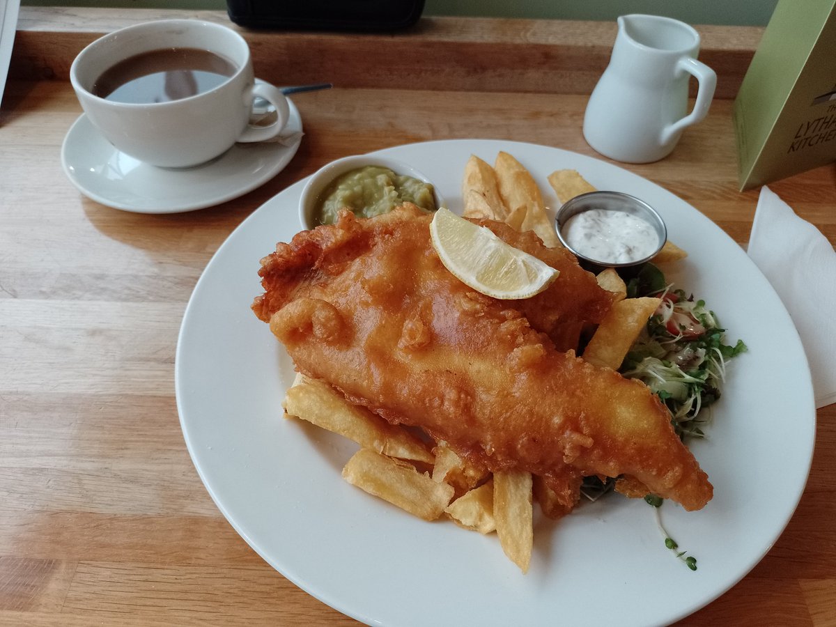 LachlanMain's tweet photo. LYTHAM 2025.
Sunday's roast lunch was the excellent cod and chips from the always reliable Lytham Kitchen.
#LythamKitchen #SundayLunch #fishandchips #fatrat https://t.co/n7MxDPDgrO