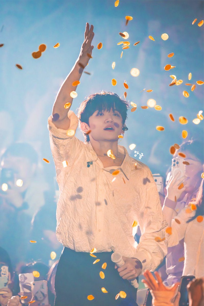 251109 LUCID LINE 막콘
#조원상 #LUCY #루시

왈왈이들에게 컨페티 뿌려주는 너굴 천사 등장 ✨️

#한켠에머문LUCY_2025