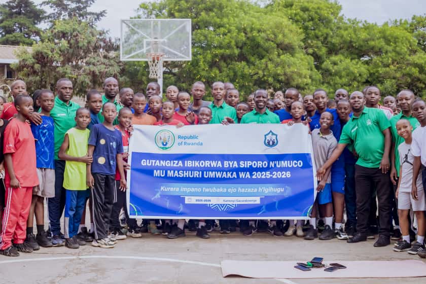 Rwanda_Sports's tweet image. Mu mpera z’icyumweru gishize, mu turere dutandukanye hatangijwe imikino y’ibigo by’amashuri (Interschool sports activities 2025-2026) . Aya marushanwa agamije gukomeza kuzamura impano z'abato mu mikino itandukanye. 

#RwandaSports #FutureChampions