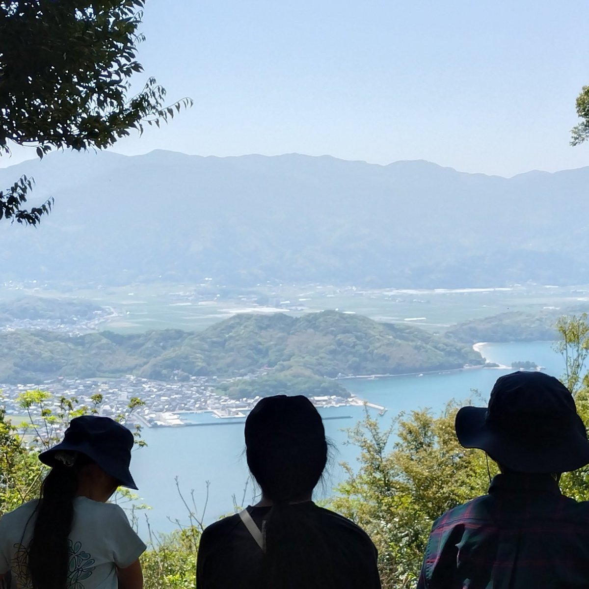 w26115's tweet photo. 姪浜チェアリング協会(MCA)選⑲
#可也山 にイスを持って登ったら、山頂でホットドッグを作って食べたいに決まってる。
#チェアリング
#チェア散歩 #チェア活 #chairing #chairing_fukuoka
#姪浜界隈 #チェアリング好きな人と繋がりたい #低山ハイク #低山 #低山トレッキング #トレッキング https://t.co/1S4vWQqwL0