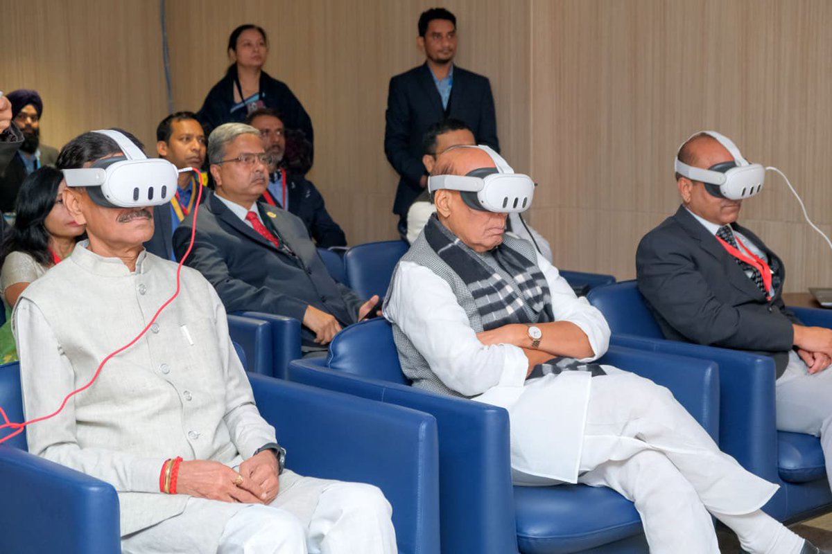 SpokespersonMoD's tweet photo. Raksha Mantri Shri @rajnathsingh launched key initiatives including the HAL R&D Manual & SWAYAM – Sustainable and Green Defence Manufacturing. He lauded IOL & BEL for achieving 100% green energy transition and urged DPSUs to enhance R&D, indigenisation & exports to make India a global defence hub. 

@HALHQBLR 
@BEL_CorpCom 
@iol_pro 
@IndiaMunitions 
@AVANI_PR 
@CMD_HSL
