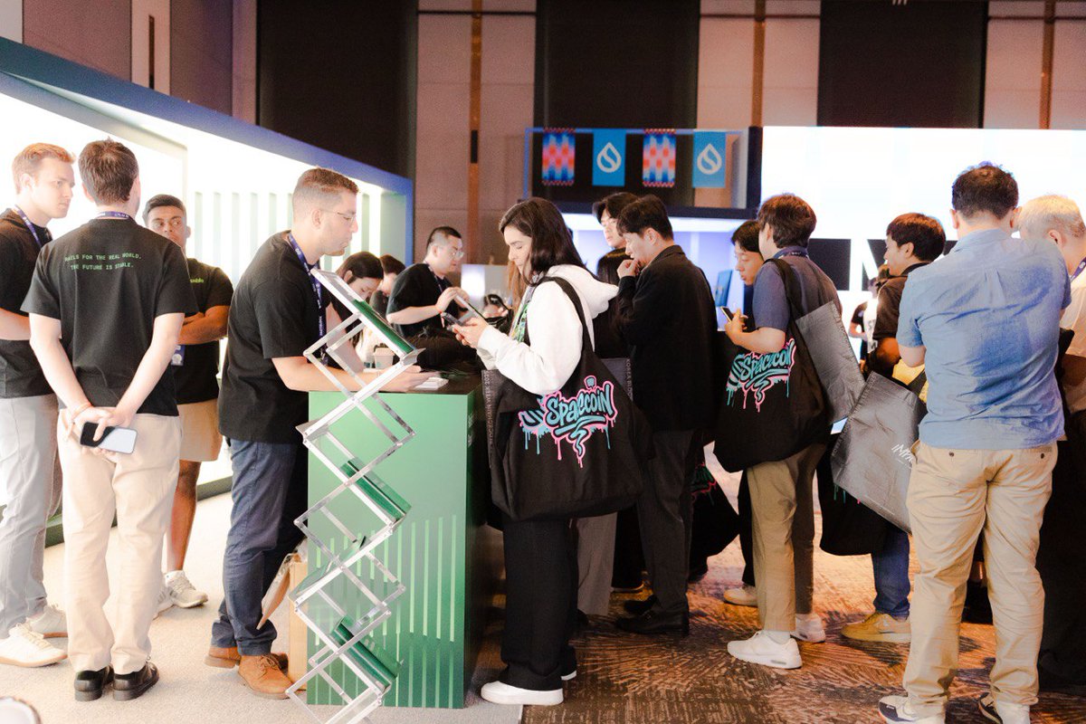 HuevaToi's tweet image. you can’t bolt stability on later; it has to be the design watched @stable do two hard things at once: cut through the “Tanzania massacre” clickbait with verifiable context, and ship the 10k laptops program with boring but necessary guardrails #Nigeria #CivicTech

no rush, one…