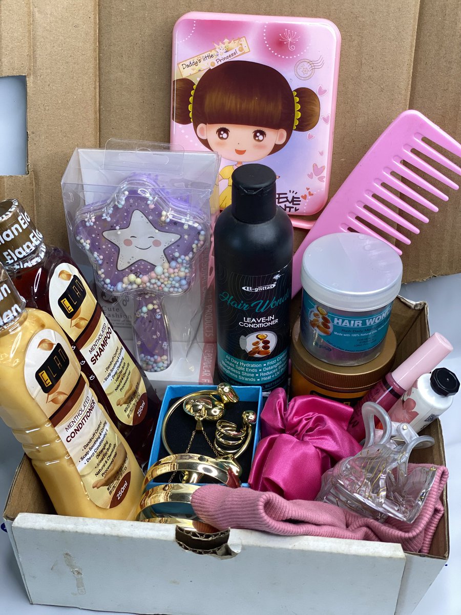 Client: It’s my friend’s birthday please can you curate something thougtful for her?
Me: hold my cup 😌😌

Let’s curate something beautiful for your loved ones this season.
Box can be curated  based on your budget and preference.

📍Ibadan
Nationwide delivery.