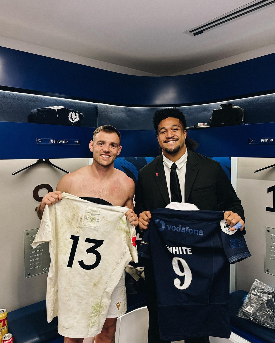 macazur06's tweet image. Toulonnais un jour.... ❤️🖤 #leicester #parcequetoulon