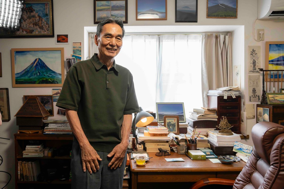 ／
📸　オフショット公開
＼

#市毛良枝 さん、#長塚京三 さん

撮影の合間に見せた明るい笑顔
撮影現場も暖かい雰囲気に☺️

偉志の部屋には”富士山”の絵がたくさん🗻🎨

映画『富士山と、コーヒーと、しあわせの数式』絶賛公開中☕️

#富士山とコーヒーとしあわせの数式
#ふじこーひー