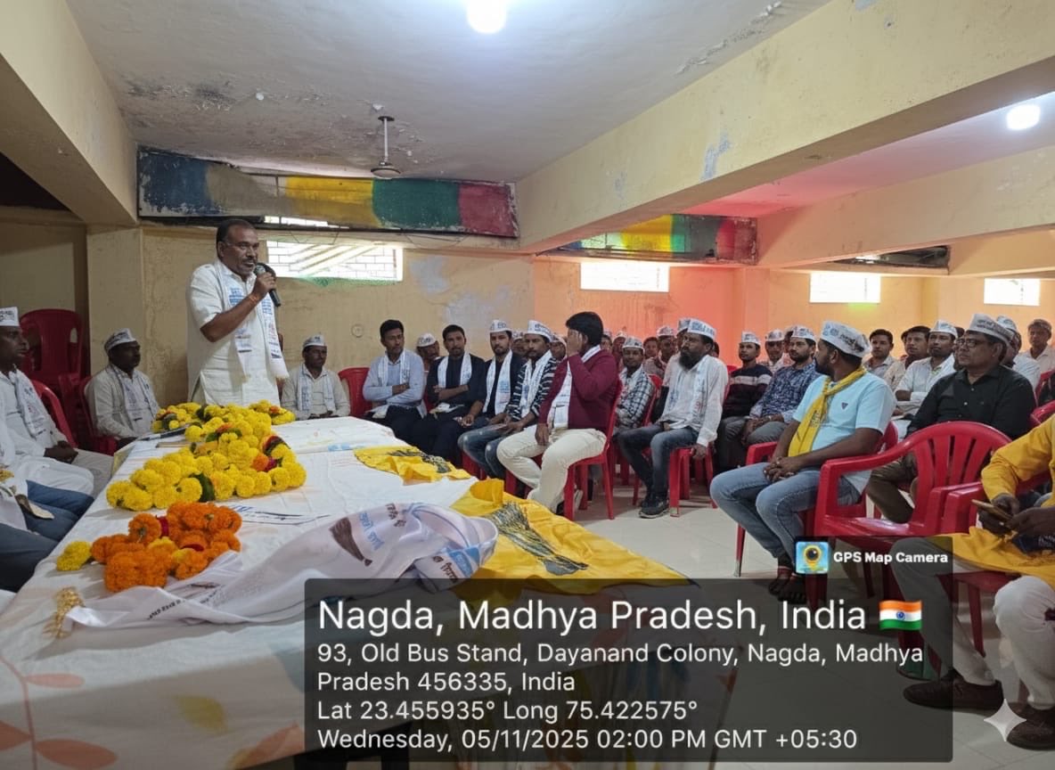 JSTomarAAP's tweet image. आम आदमी पार्टी द्वारा जारी मध्य प्रदेश जोड़ो अभियान के तहत वरिष्ठ पार्टी नेता प्रिंस अर्पित कंडुला द्वारा उज्जैन के नागदा में की गई जनसभा ।

गत दिनों शुरू हुए मध्य प्रदेश जोड़ो अभियान की श्रृंखला में आयोजित सभाओं में ये थी चालीसवीं  जनसभा। @ArvindKejriwal 
@msisodia…