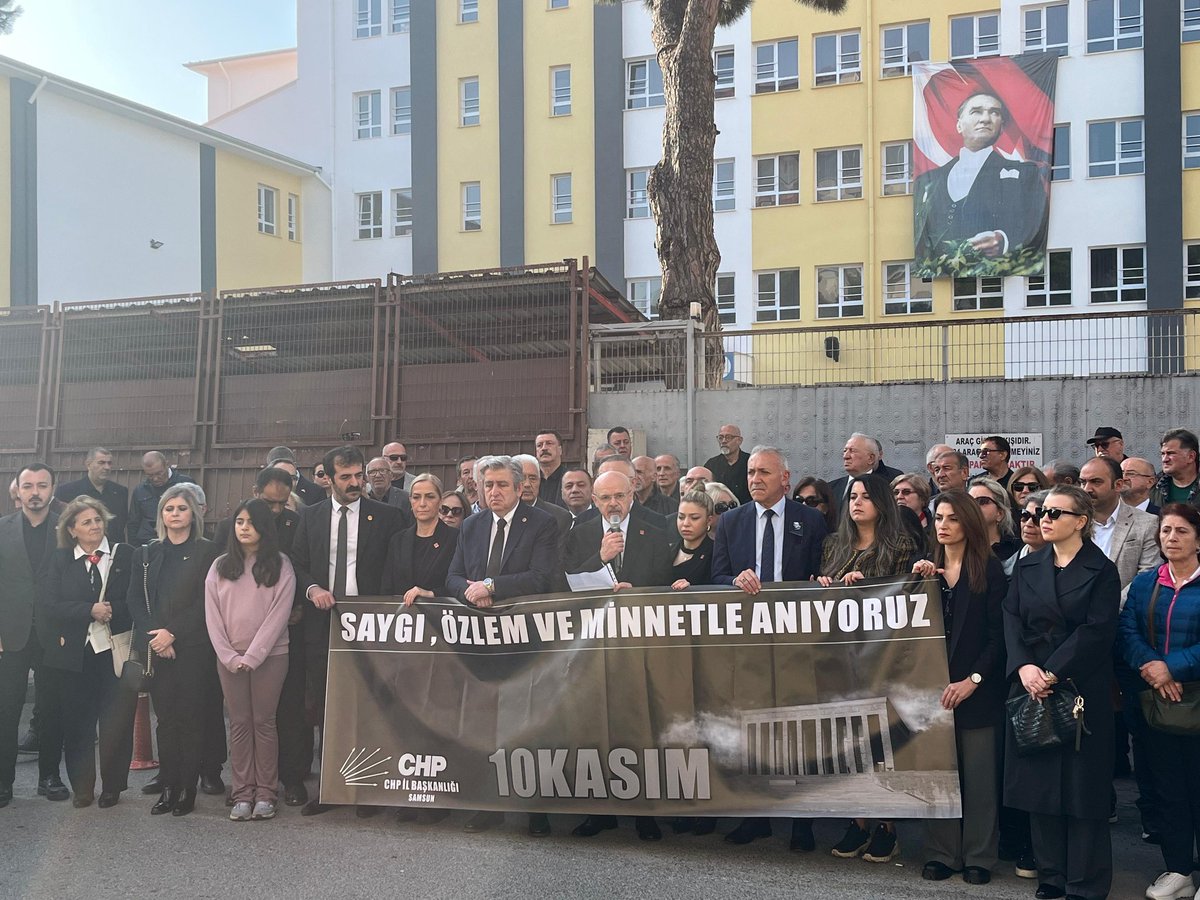 10 Kasım’da Atamızı saygı ve minnetle andık, huzuruna çelengimizi sunduk.

Anma yürüyüşümüzün ardından, 10 Kasım’da okulların tatil edilmesine karşı basın açıklamamızı gerçekleştirdik.

Cumhuriyetimizin ve devrimlerimizin sonsuza dek takipçisiyiz!