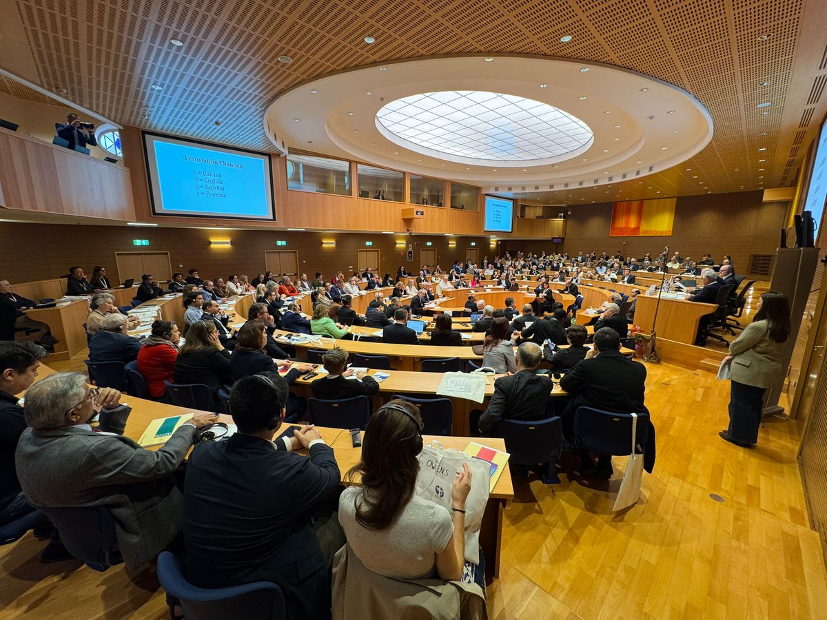 Starting today the International Congress “#AI and #Medicine: The Challenge of Human Dignity” in Rome! Organized by <a href="/FIAMCtweets/">Catholic Physicians throughout the World - FIAMC</a> &amp; the <a href="/PontAcadLife/">Pontifical Academy for Life</a>, global experts gather Nov 10–12 to explore how AI can transform healthcare while respecting human dignity. #AIMedicine #Bioethics
