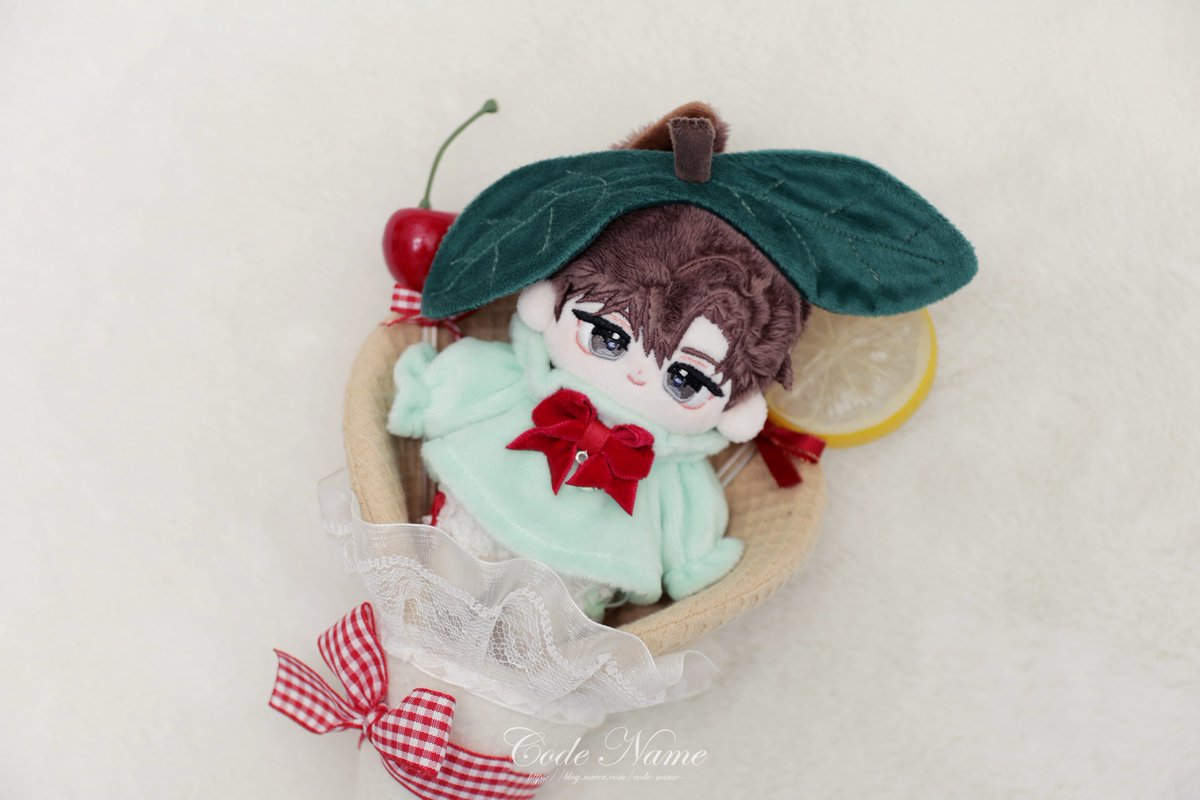 나는야 잎사귀 :: S / M / L

잎사귀 패턴 마쳤어요..!
사진의 착용 사이즈는 M, 와이어가 내장되어 모양을 바꿀 수 있어요. ☺️ 
아마 선주문 배송 마친 후 분양을 시작할 것 같아요. 🍃