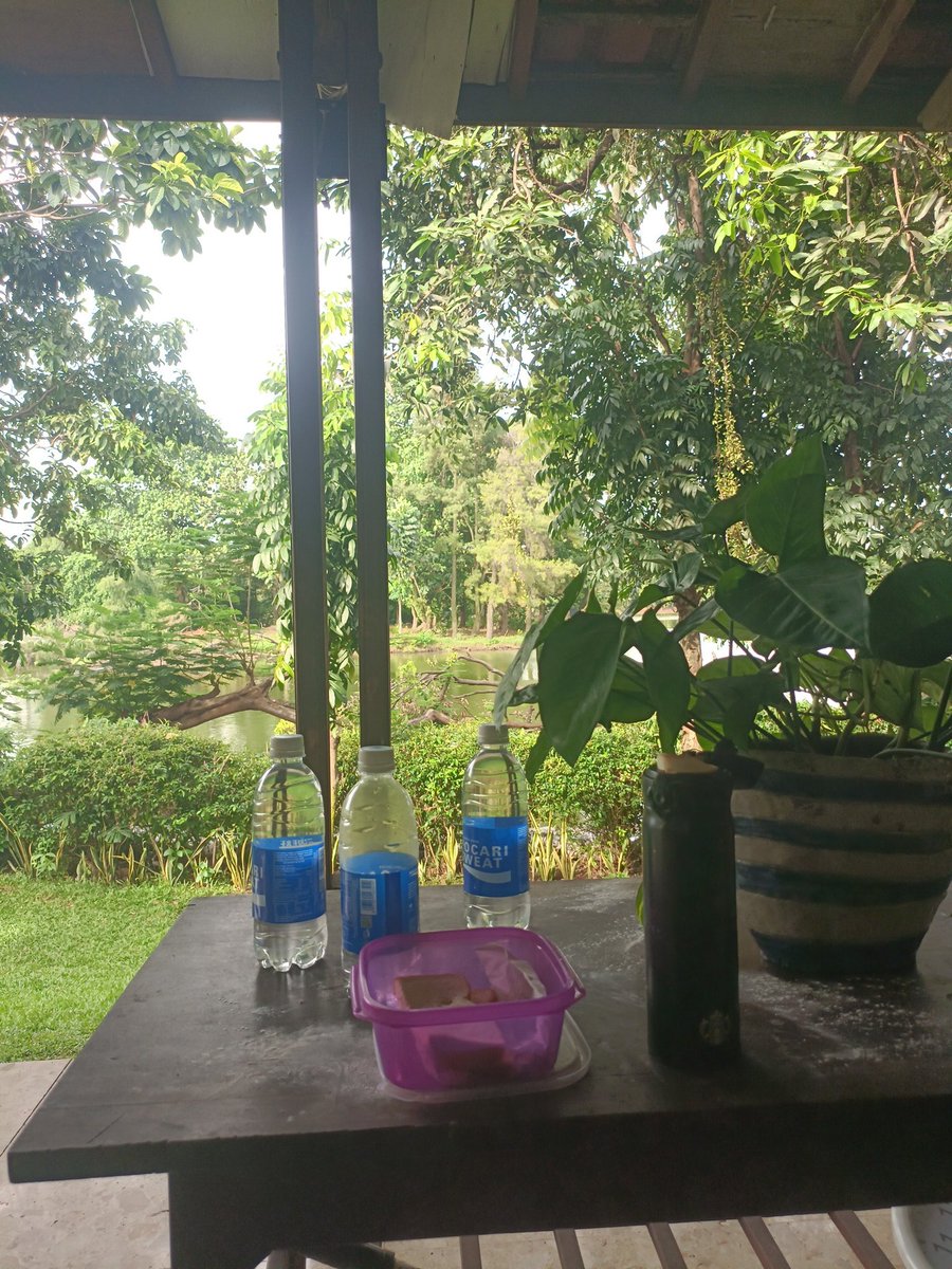 Jam segini udah bisa ngopi disini itu emang nyus rasane...