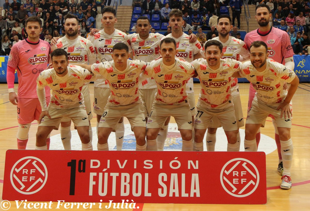 CoGAFS's tweet photo. 🏆 1ª División 

👥 Carlos Panadero / Héctor Mayo
👥 César Llorens / Judith Marín

@peniscolafs 🆚 @ElPozoMurcia_FS

📸 @FerrerJulia51

#futsal #aretofutbola #futsalreferee #referee #arbitro #arbitra #ctafs #rfef #peniscola #quenotelocuenten #cogafs https://t.co/YcvjD5hmkJ