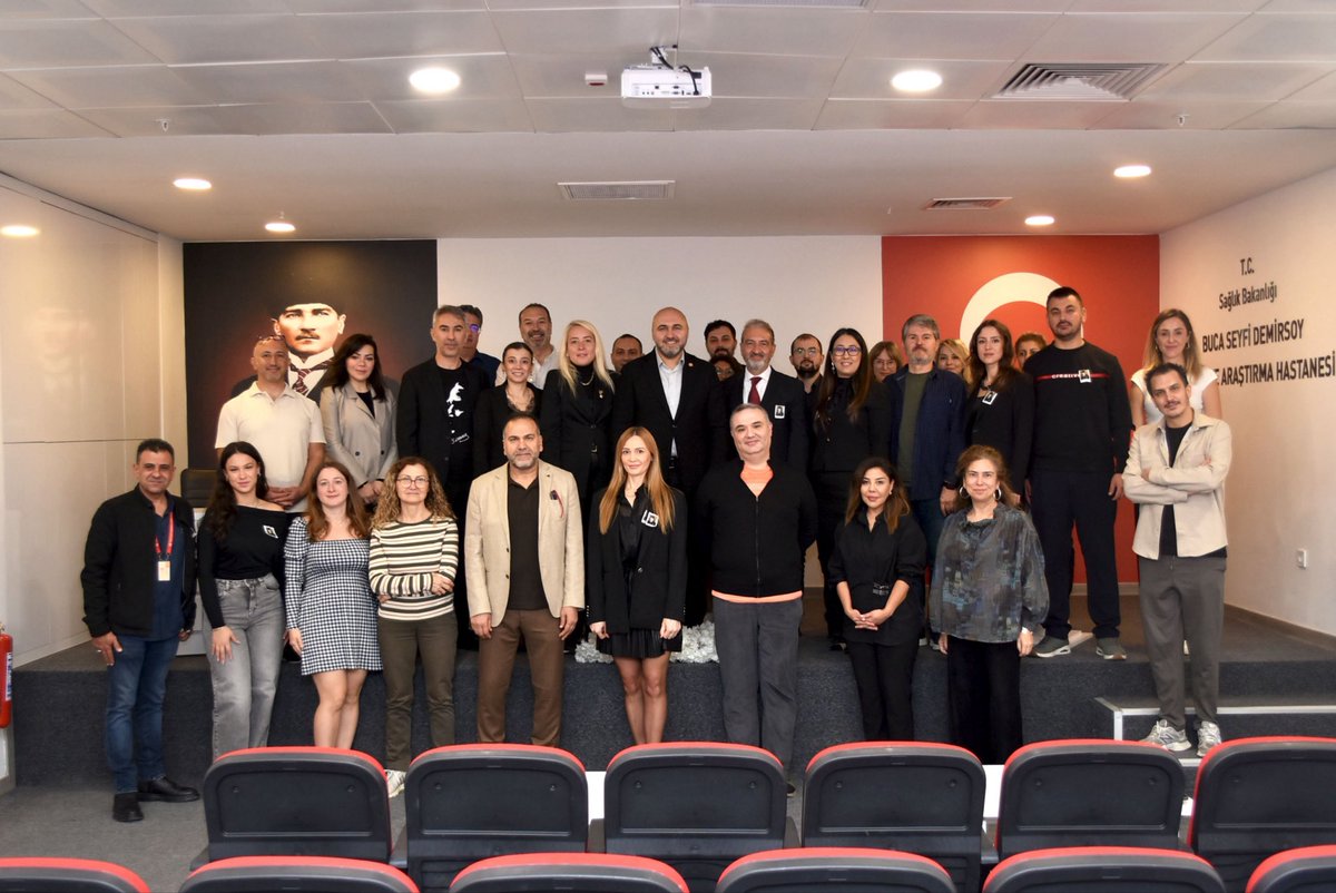 Hastanemizde İkinci Kez Sağlık Bakanlığı onaylı  Estetik ve Kozmetik Uygulamaları Sertifikalı Eğitim Programı Başladı…

Açılış törenine Başhekimimiz Prof. Dr. M. Yekta ÖNCEL, yönetim ekibi, Program Sorumlusu Dr. Öğr. Üyesi Sevinç HEPKARŞI ve kursiyerler katıldı.