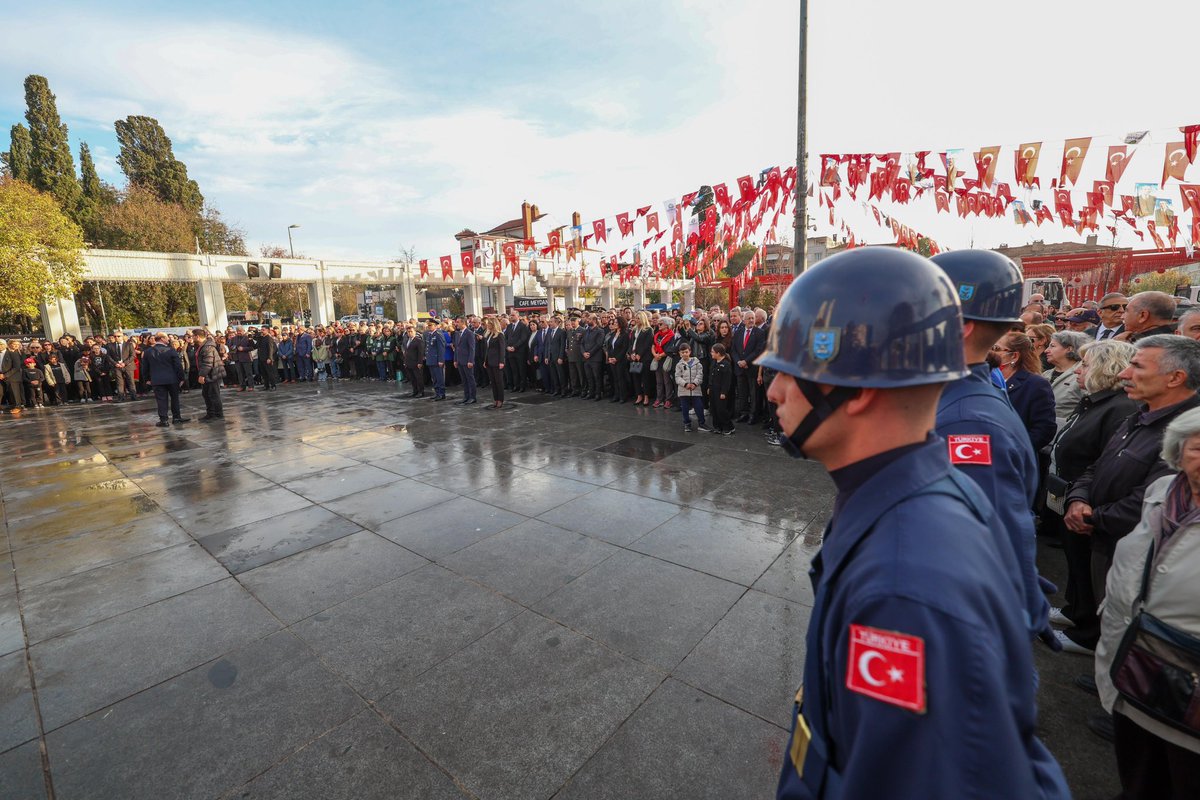 bakirkoymhp's tweet photo. İlçe Başkanımız Sn. Turgut İnan ve İlçe Yöneticilerimiz, Bakırköy İlçe Kaymakamlığının düzenlediği 10 Kasım Atatürk'ü Anma Törenlerine katıldı. https://t.co/8pDPrMkPtK