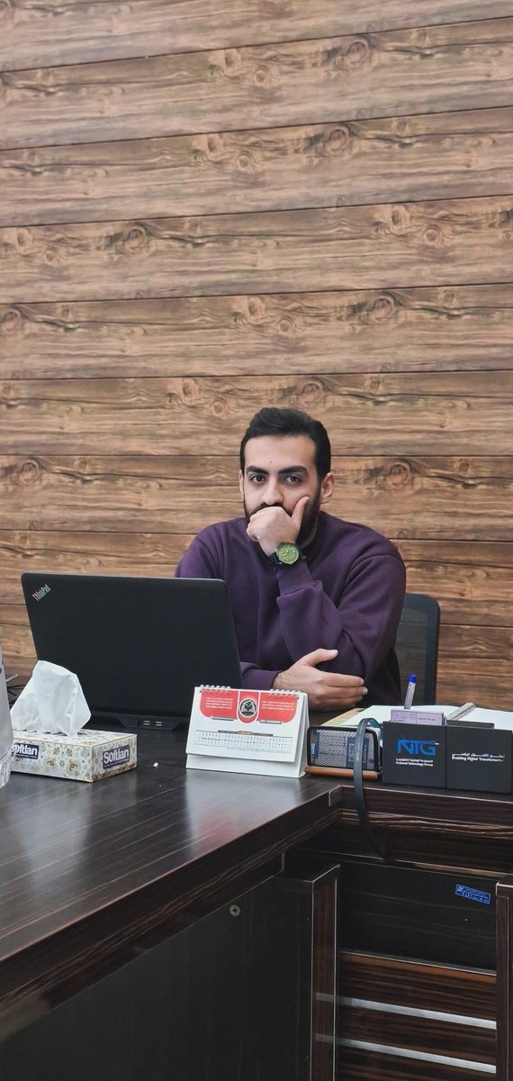 mstmoj's tweet image. وقتی تو فکر اینکه ناهار چیه غرق شدی و ازت عکس میگیرن