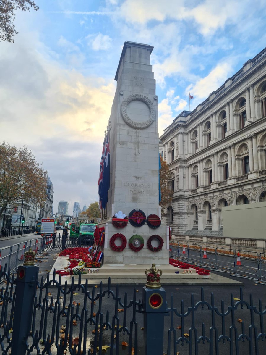 Matt Taylor tweet media