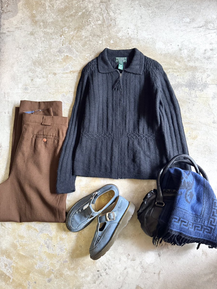 lightcave_alice's tweet image. コーデのアクセントに💙
VERSACE マフラーはWEB SHOP掲載中です

VERSACE ヴェルサーチ マフラー USED | LIGHT CAVE ATTIC OF ALICE atticofalice.theshop.jp/items/97525251