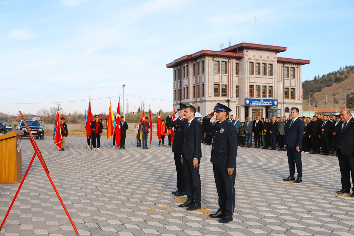 ulukisla_bld's tweet photo. ♦️10 Kasım Atatürk’ü anma günü dolayısıyla Ulukışla Kaymakamlığı önünde çelenk sunma töreni gerçekleştirildi. https://t.co/bYD911jwhJ
