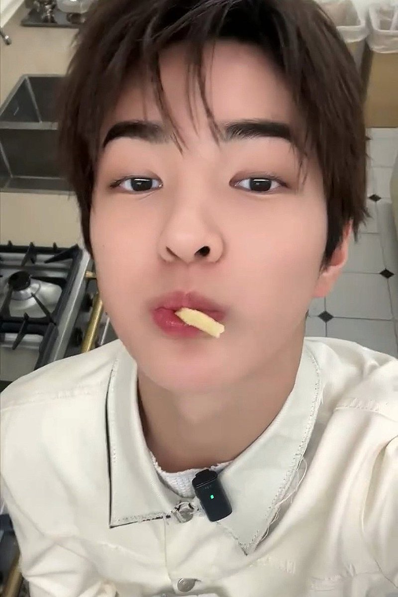 ahnkeonhopics's tweet image. CUTIE 

#KEONHO #건호